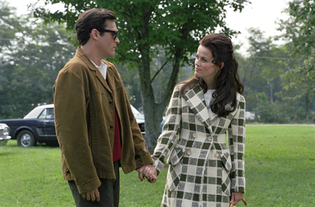 Walk The Line-14-450-Joaquin Phoenix and Reese Witherspoon